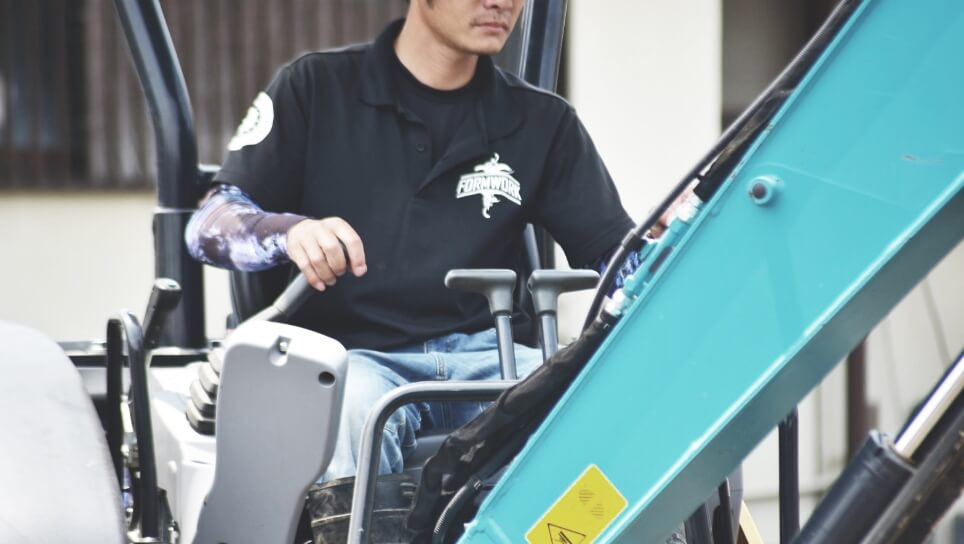 掘削・砕石敷き